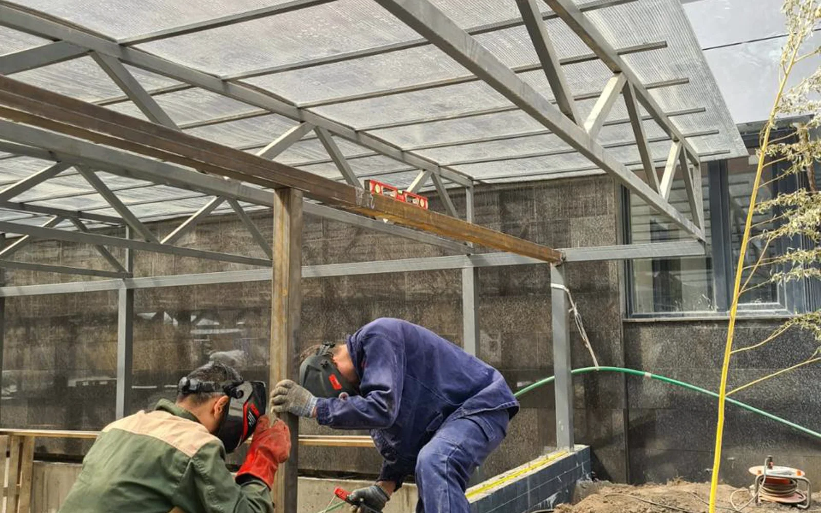 Abay Crystal: галерея по кровельным и галерейным элементам