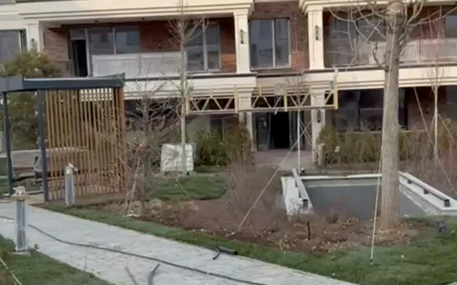 Симфония и Benelux: лестницы и усиление перекрытий