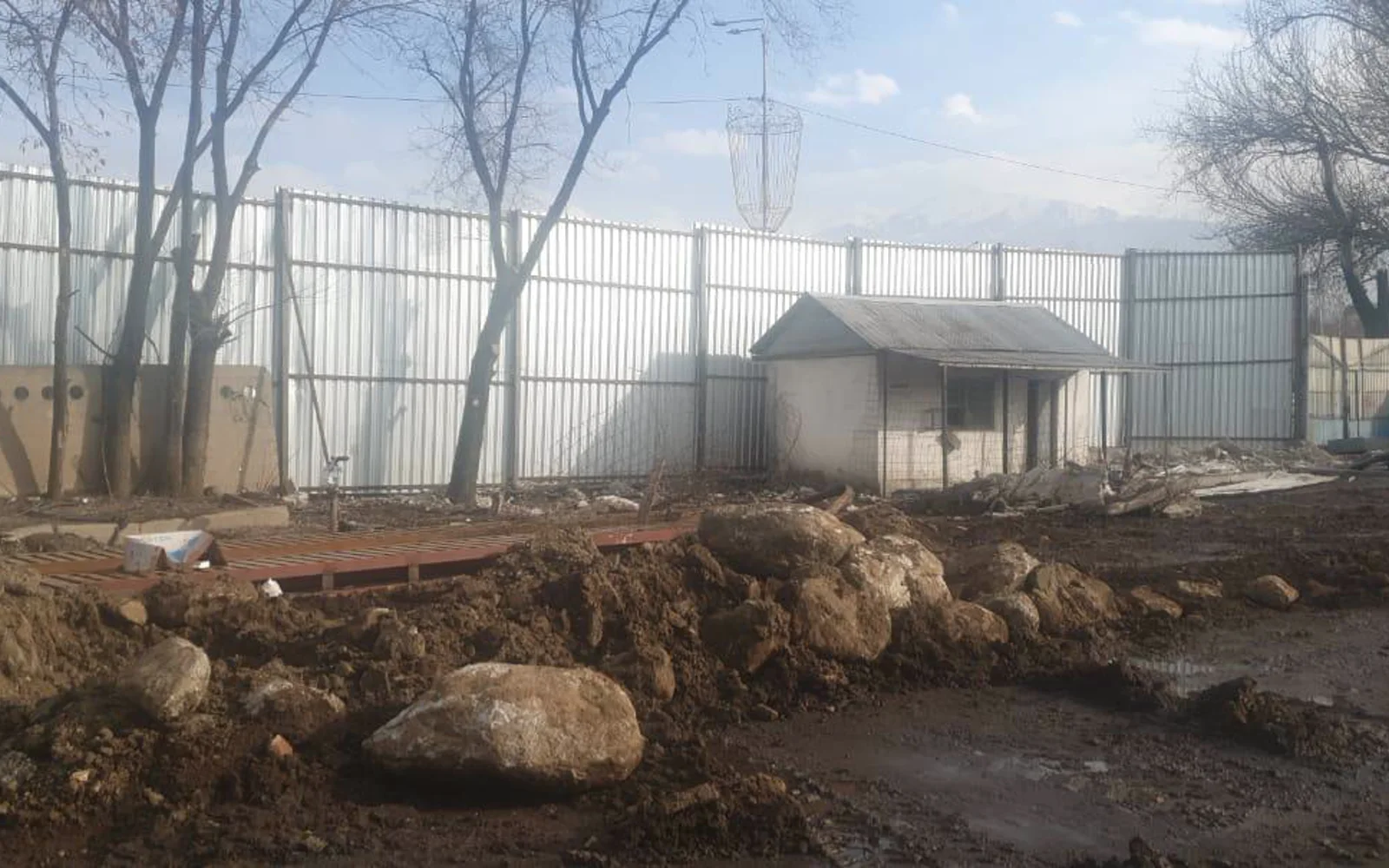 Сайран: технические ворота и ограждения